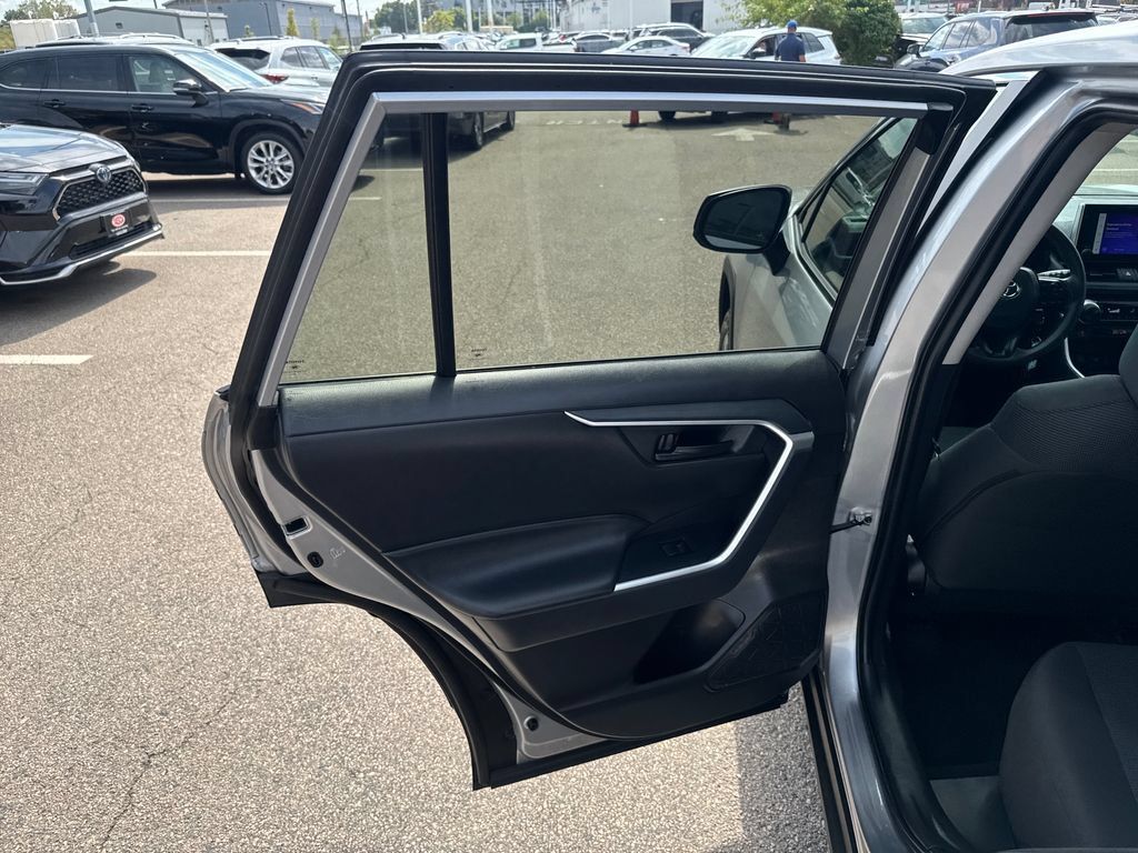 Used 2024 Toyota RAV4 LE AWD/4WD image 38