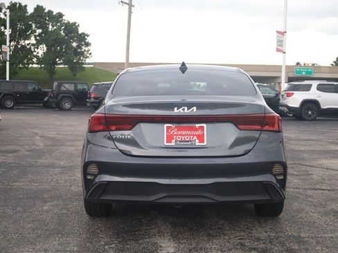 Used 2022 Kia Forte LXS FWD image 5