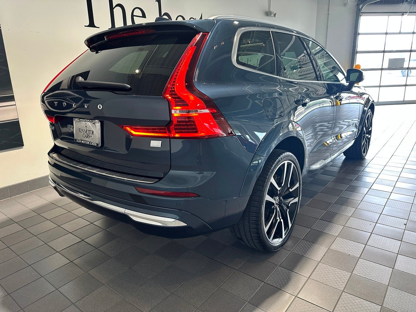Used 2023 Volvo XC60 T8 Ultimate AWD/4WD image 4