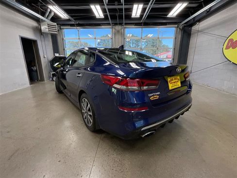 Used 2019 Kia Optima EX image 3