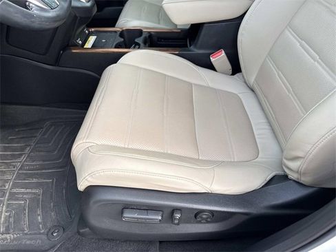 Used 2020 Honda CR-V Touring image 16