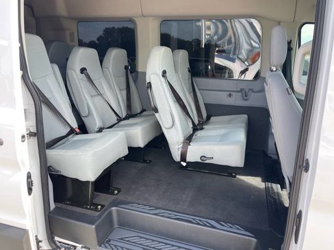 Used 2019 Ford Transit 150 XLT image 9
