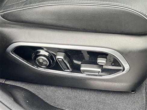 Used 2024 Jeep Grand Cherokee Overland w/ Luxury Tech Group IV image 29