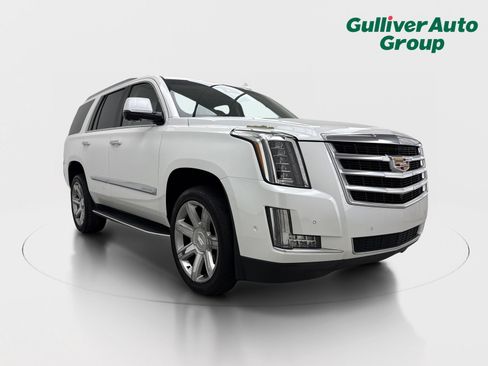 Used 2018 Cadillac Escalade Luxury RWD image 13