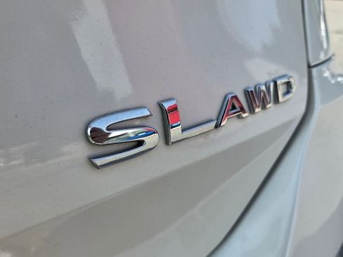Used 2019 Nissan Rogue SL w/ Premium Package AWD/4WD image 16