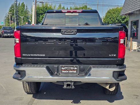 Used 2022 Chevrolet Silverado 2500 LTZ w/ LTZ Convenience Package AWD/4WD image 4