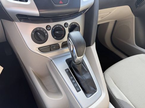 Used 2012 Ford Focus SE FWD image 12