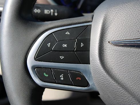 Used 2023 Chrysler Voyager LX FWD image 28