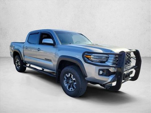 Used 2022 Toyota Tacoma TRD Off-Road w/ Technology Package AWD/4WD image 3