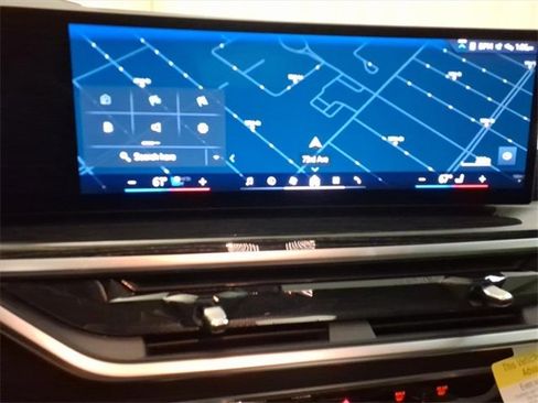 Used 2025 BMW X6 xDrive40i w/ Climate Comfort Package image 30