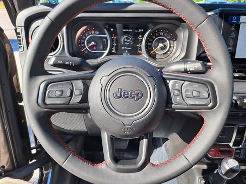 Used 2024 Jeep Gladiator Rubicon image 10