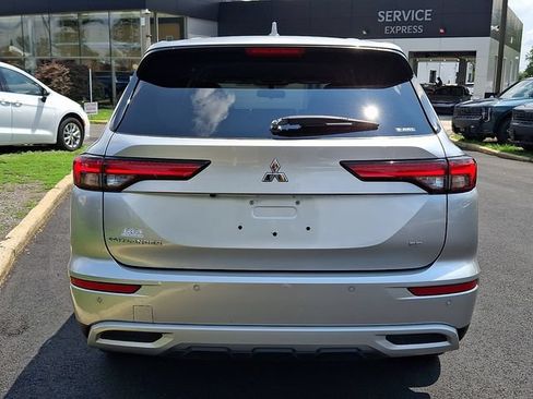 Used 2023 Mitsubishi Outlander SE AWD/4WD image 5