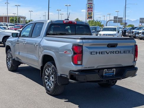 Used 2025 Chevrolet Colorado Z71 w/ Technology Package AWD/4WD image 4