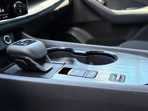 Used 2023 Nissan Rogue SV FWD image 24