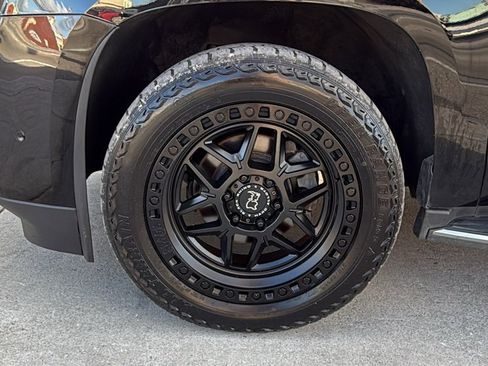 Used 2018 Cadillac Escalade Premium Luxury image 11