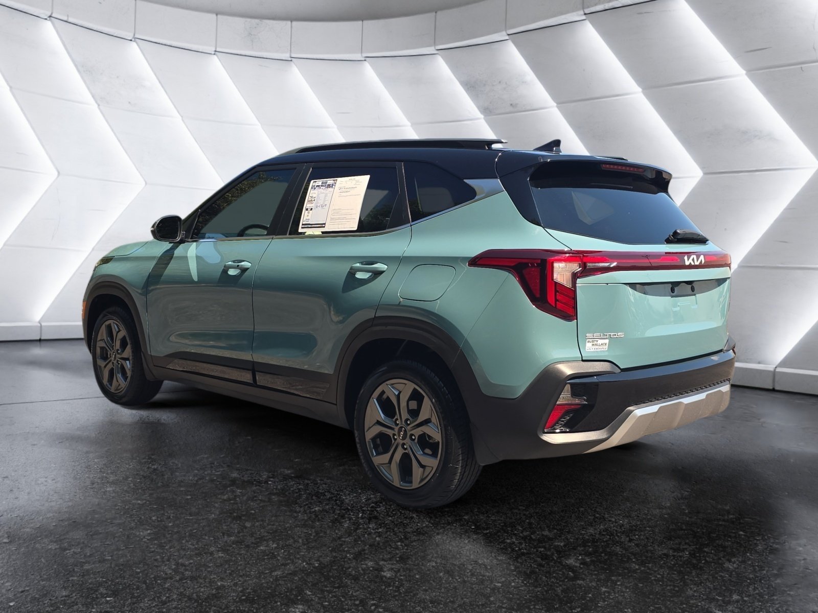 Used 2024 Kia Seltos S FWD image 3