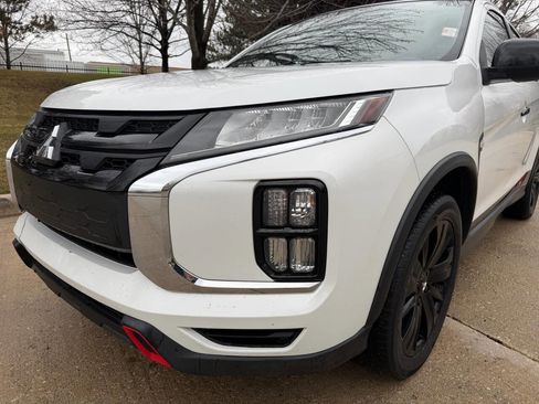 Used 2020 Mitsubishi Outlander Sport Black Edition image 16