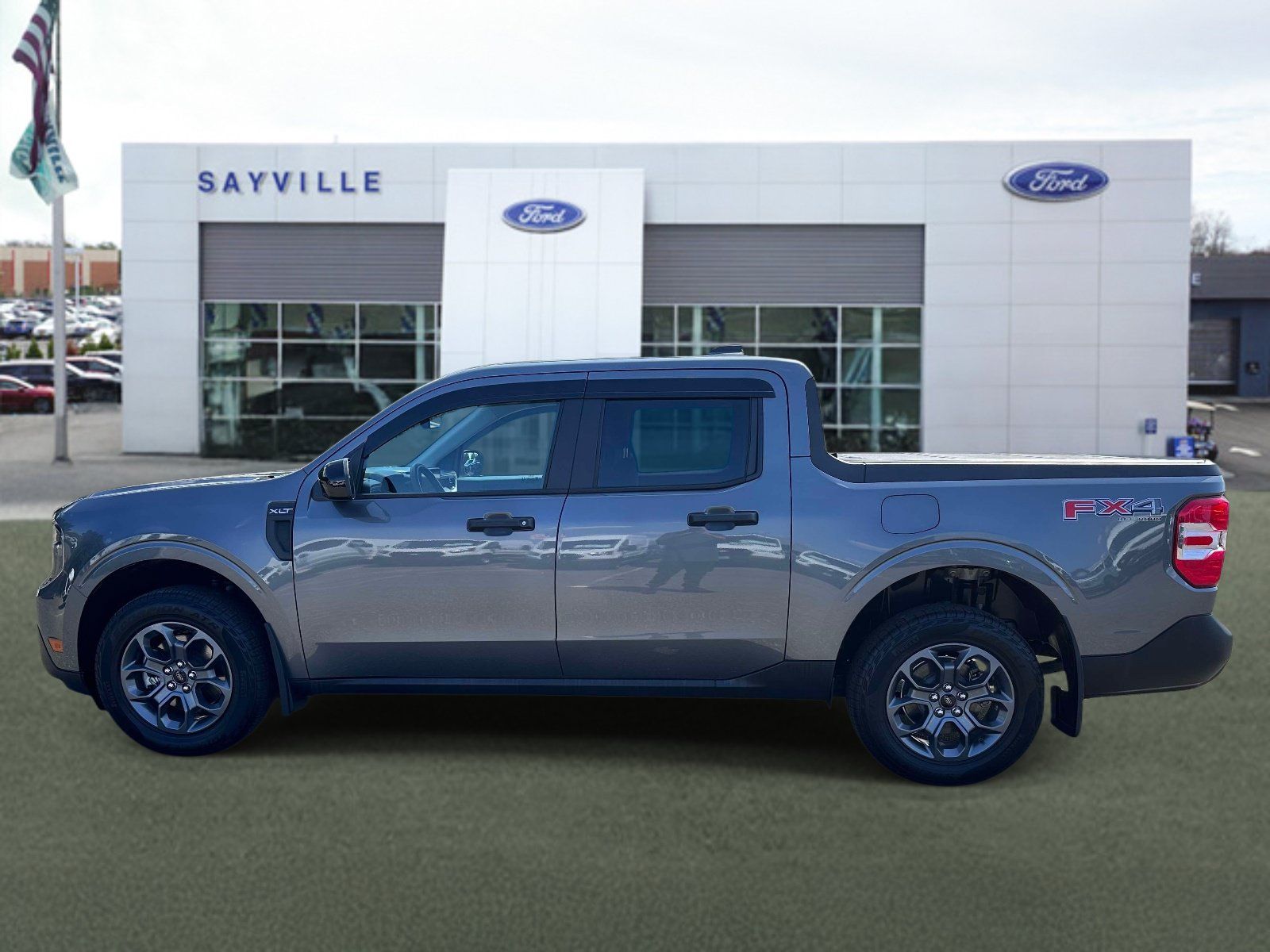 Used 2026 Ford Maverick XLT w/ XLT Luxury Package AWD/4WD image 2