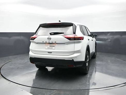 Used 2025 Nissan Rogue S FWD image 4