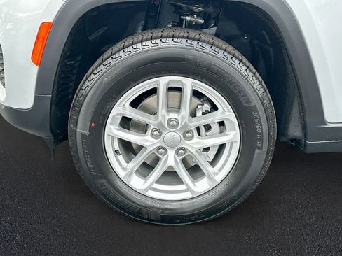New 2025 Jeep Grand Cherokee Laredo image 19