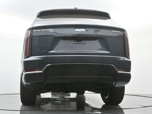 New 2026 Cadillac Escalade IQ Luxury 1 w/ LPO, Floor Liner Package image 18