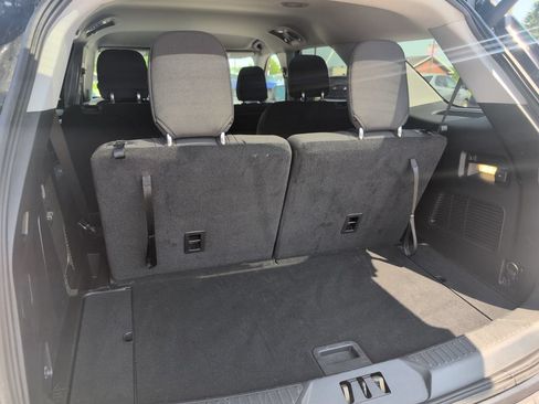 Used 2020 Ford Explorer XLT AWD/4WD image 18