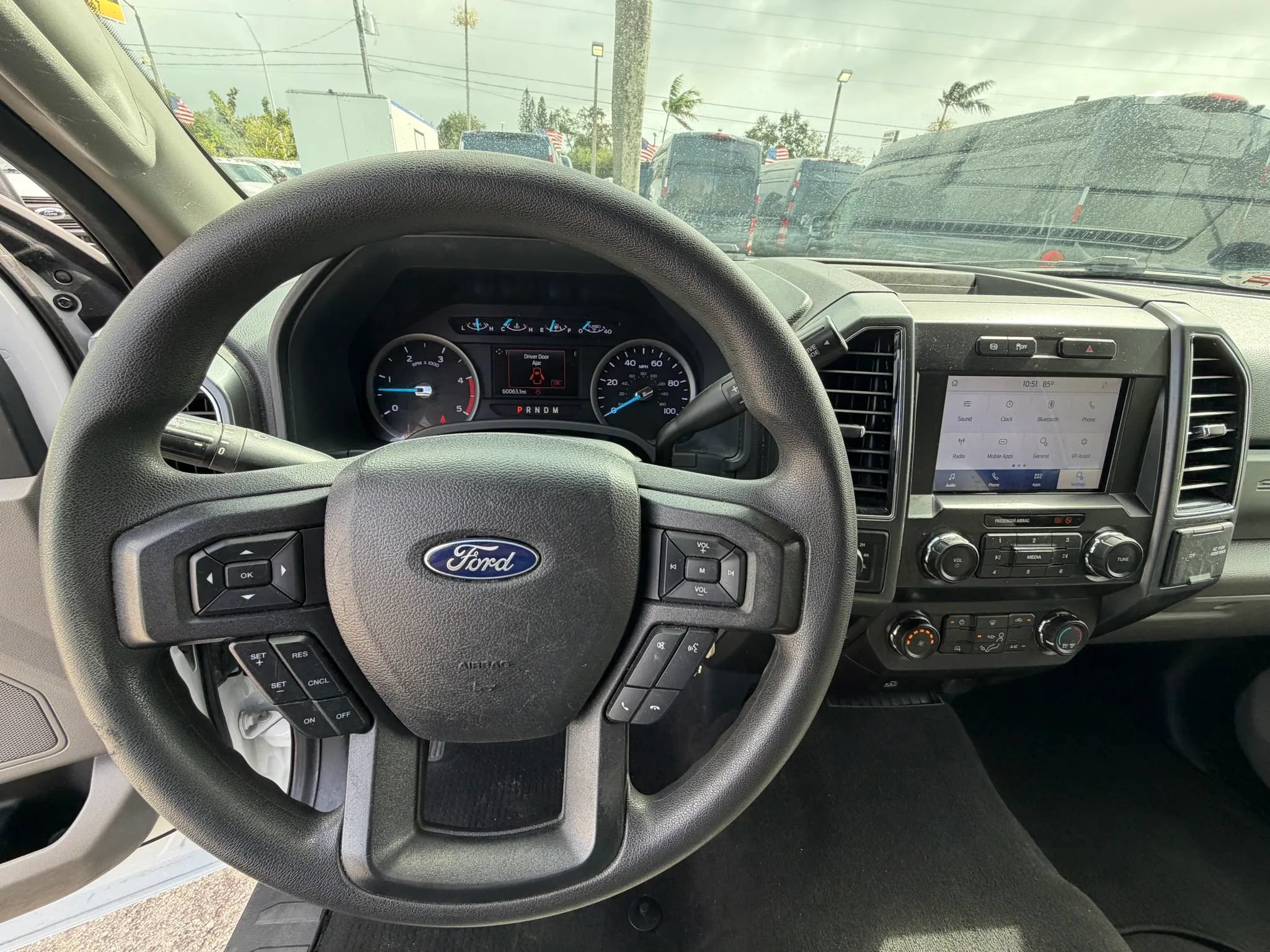 Used 2022 Ford F350 4x4 Crew Cab XLT image 11