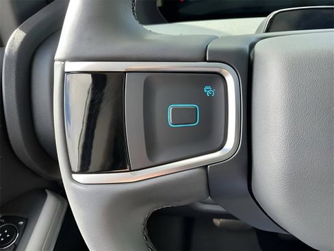 New 2025 Ford Expedition Active image 34