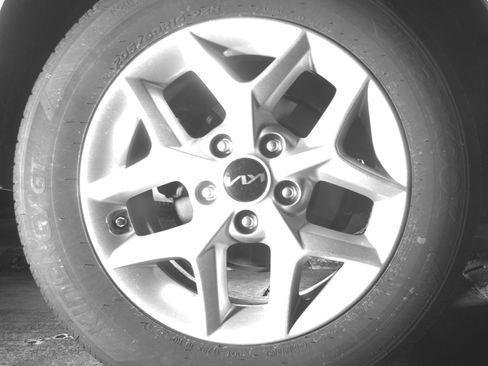 Used 2025 Kia Soul LX w/ LX Technology Package image 15