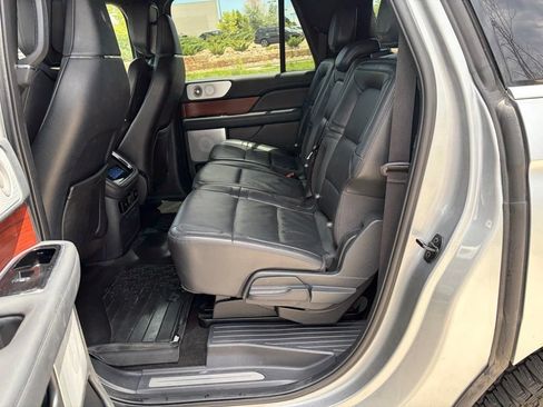 Used 2024 Lincoln Navigator L Reserve AWD/4WD image 15