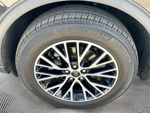 Used 2025 Ford Escape SE image 31