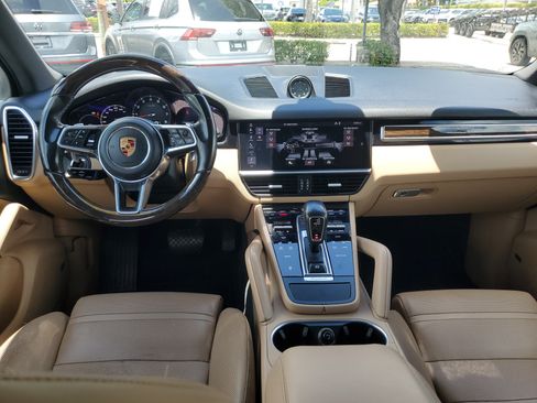 Used 2019 Porsche Cayenne AWD/4WD image 13