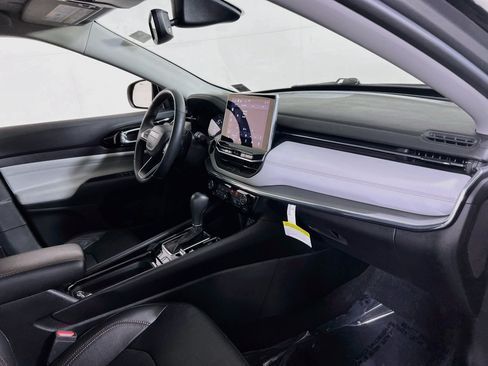 Used 2022 Jeep Compass Limited AWD/4WD image 27