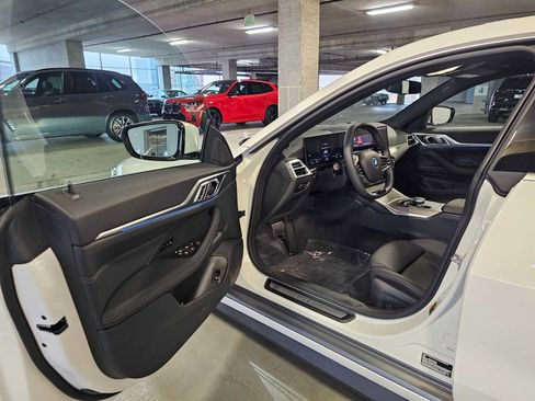 Used 2025 BMW i4 xDrive40i w/ Parking Assistance Package image 31