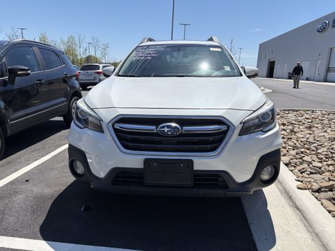 Used 2019 Subaru Outback 3.6R Limited image 2