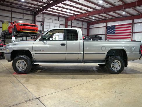 Used 1998 Dodge Ram 2500 Truck 4x4 Quad Cab image 4