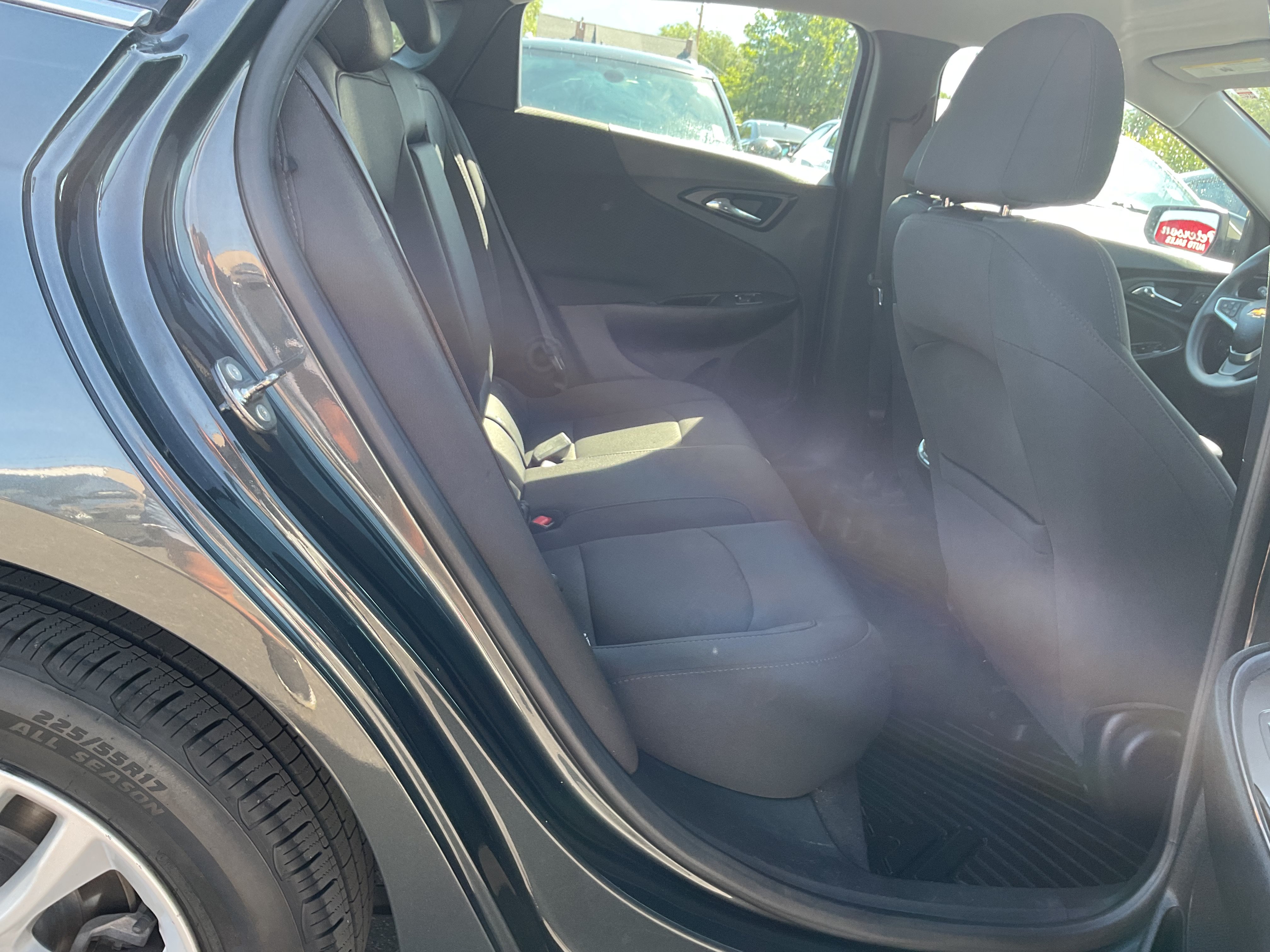 Used 2017 Chevrolet Malibu LT FWD image 15