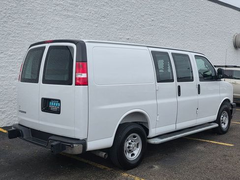 Used 2025 Chevrolet Express 2500 w/ Driver Convenience Package RWD image 5