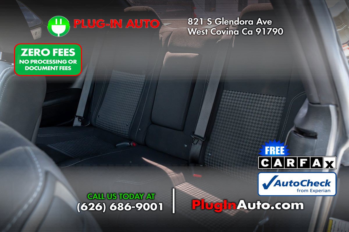 Used 2023 Dodge Challenger SXT RWD image 10