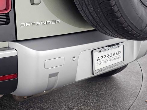 Used 2023 Land Rover Defender 110 image 13