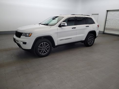 Used 2022 Jeep Grand Cherokee Limited AWD/4WD image 2
