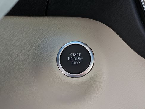 Certified 2023 Volvo XC40 B5 Plus w/ Driver Assist Package image 24