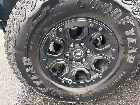 Used 2022 Ford Bronco Wildtrak image 9