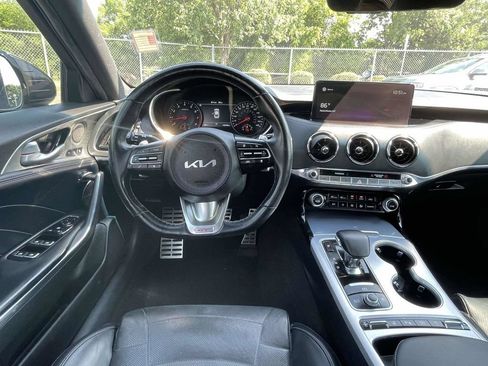 Used 2022 Kia Stinger GT2 AWD/4WD image 16