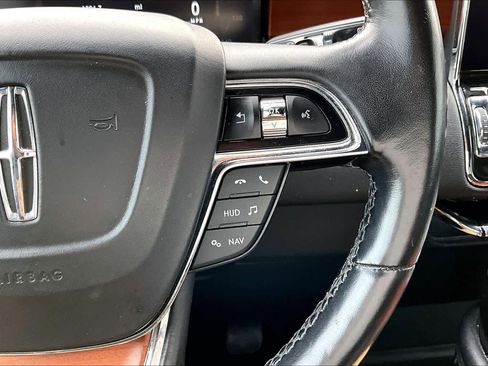 Used 2019 Lincoln Navigator Reserve image 23