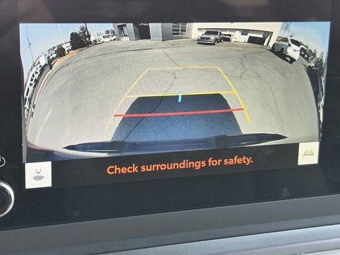 Used 2024 Toyota Tacoma TRD Sport AWD/4WD image 17