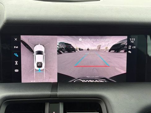 Used 2021 Porsche Taycan image 9