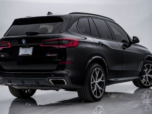 Used 2020 BMW X5 M50i w/ Executive Package image 9