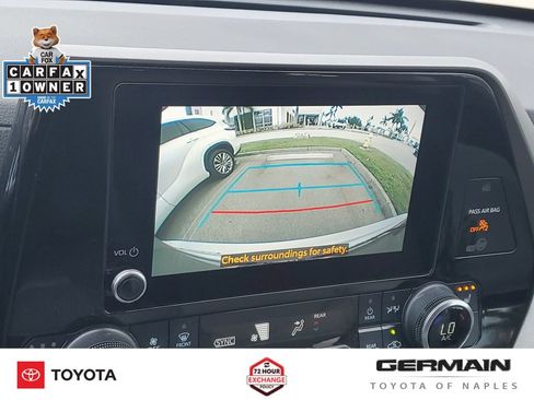 Used 2024 Toyota Highlander XLE FWD image 27