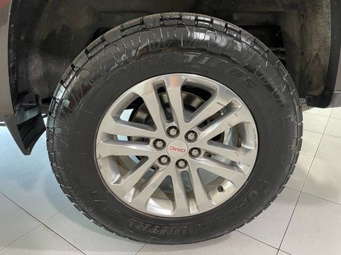 Used 2019 GMC Canyon SLT w/ Driver Alert Package image 12